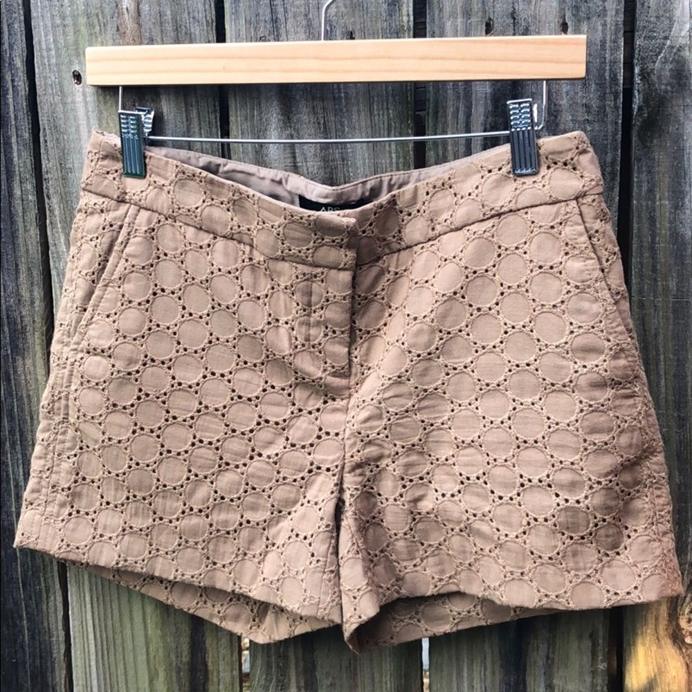 ABS Platinum Tan Eyelet Crochet Shorts, sz 4